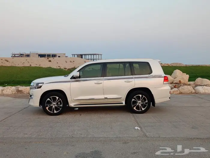 للبيع تويوتا لاندكروزر GXR 8V فل كاملGrand Touring  2021 42