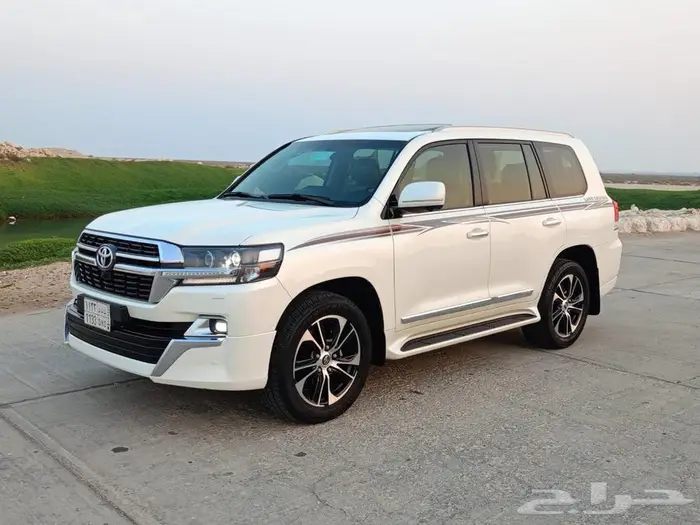 للبيع تويوتا لاندكروزر GXR 8V فل كاملGrand Touring  2021 38