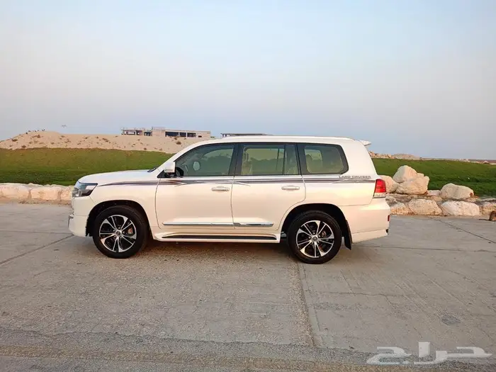 للبيع تويوتا لاندكروزر GXR 8V فل كاملGrand Touring  2021 23