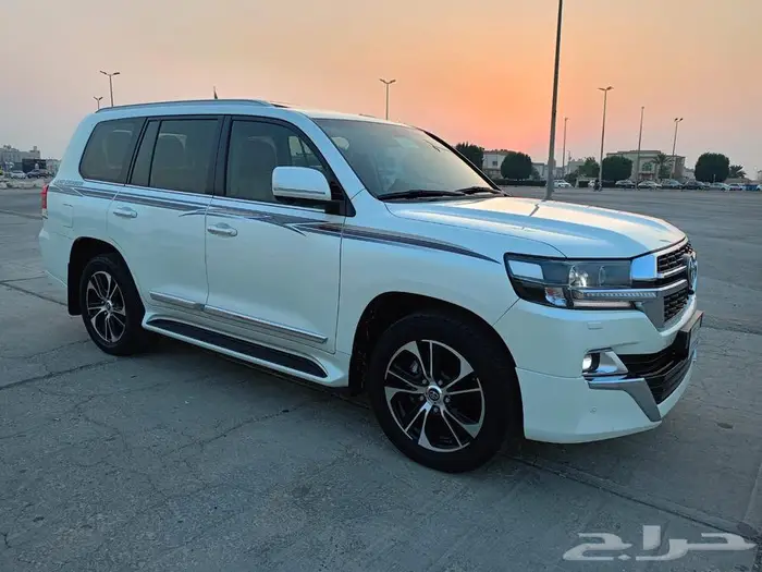للبيع تويوتا لاندكروزر GXR 8V فل كاملGrand Touring  2021 37