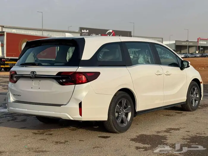 هوندا اوديسي LX موديل 2025 - اللون - ابيض - - رمادي 17