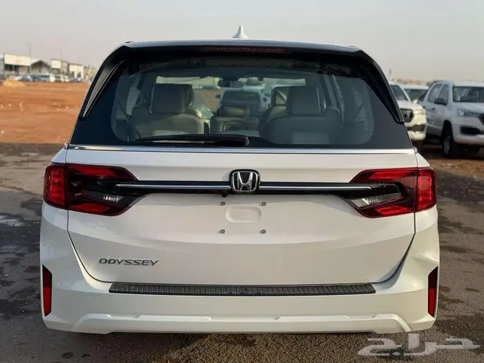 هوندا اوديسي LX موديل 2025 - اللون - ابيض - - رمادي 18