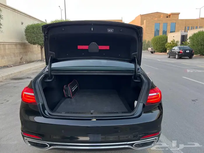 بي ام دبليو 740Li 2016 pure excellence 85