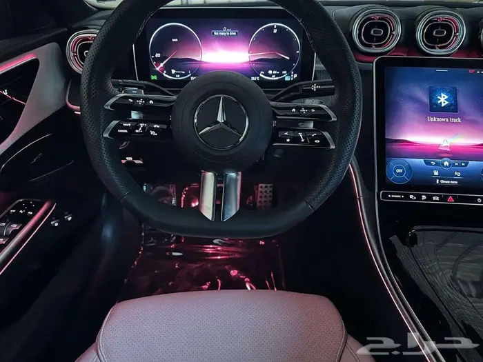 مرسيدس C300e 2023 شبه جديد 23