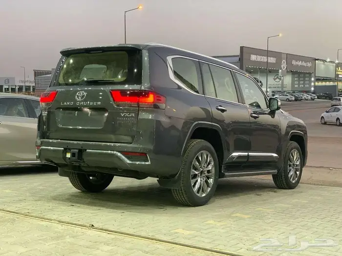 تويوتا لاندكروزر VXR ديزل 2023 - بطاقه جمركيه 3