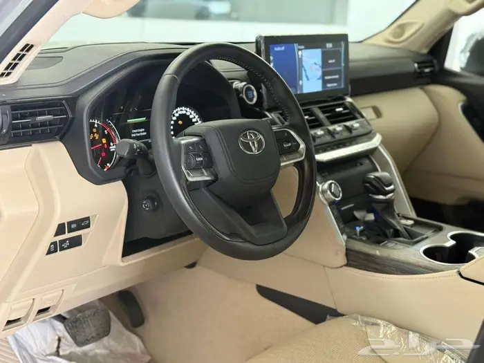 تويوتا لاندكروزر VXR ديزل 2023 - بطاقه جمركيه 12