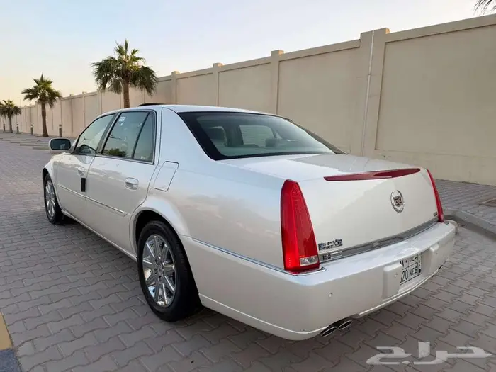 كاديلاك DTS نظيف جدا وكاله 35