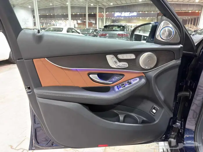 مرسيدس GLC300 2020 12