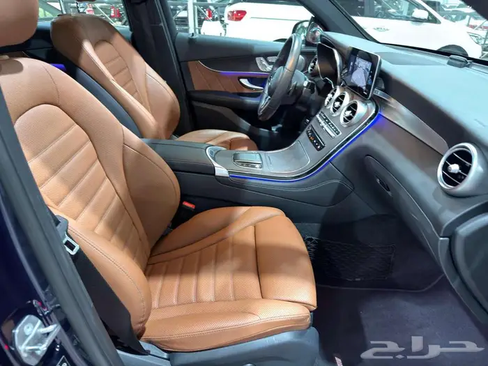 مرسيدس GLC300 2020 29