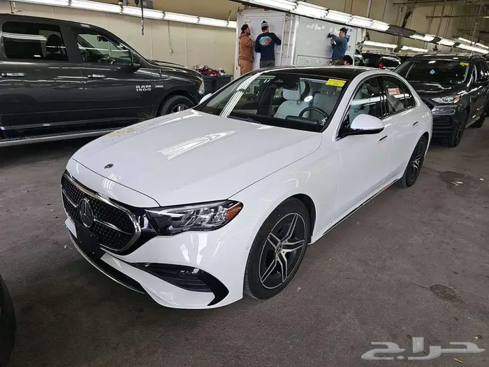 2025 Mercedes-Benz E 350 4MATIC Sedan 0