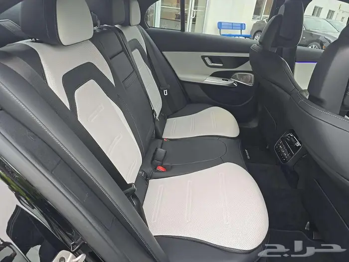 2026 Mercedes-Benz AMG E 53 4MATIC  Hybrid Sedan 9