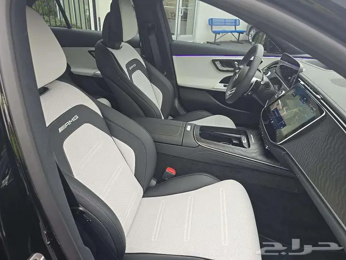 2026 Mercedes-Benz AMG E 53 4MATIC  Hybrid Sedan 6