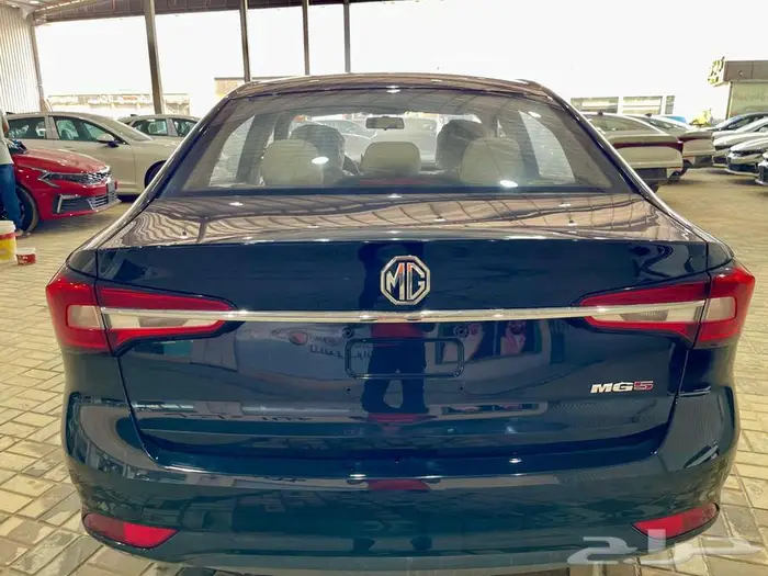 ام جي 5 استاندر 2025 3