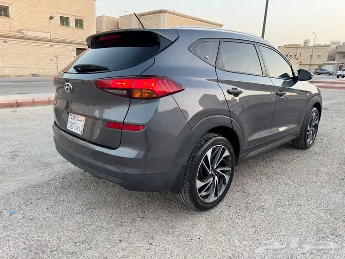 توسان 2019 نص فل 2.0بحاله ممتازه 2