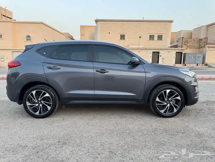 توسان 2019 نص فل 2.0بحاله ممتازه 1