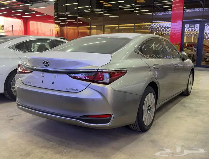 لكزس ES 250 AA سعودي تيتانيوم 2025 الاقل سعرأ 3