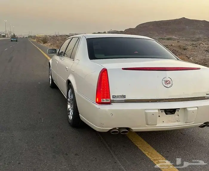 للبيع - كاديلاك DTS بلاتينيوم 2008 2