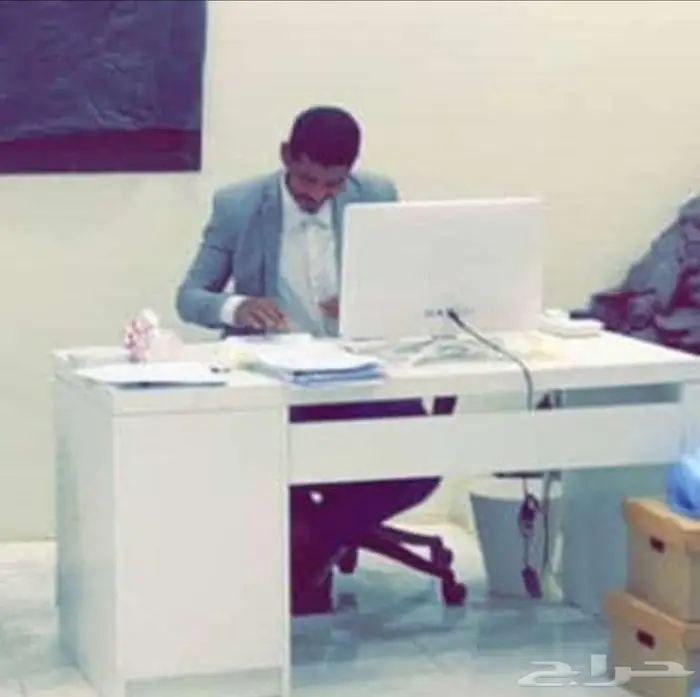 محامي ومستشار قانوني 0