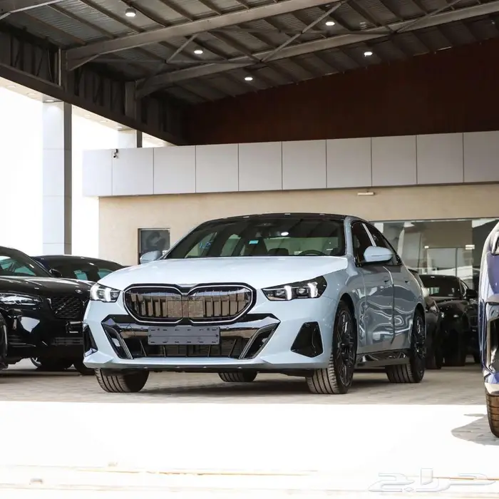 BMW 520 2026 ام كت لون اسمنتي 1