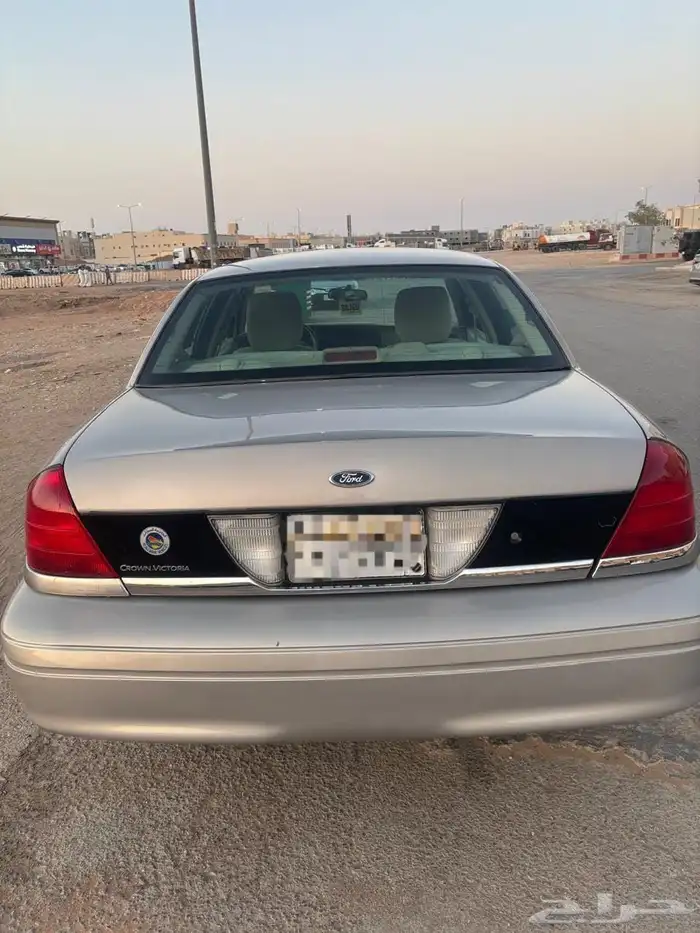 كراون فكتوريا 2011 للبيع سعودي 12