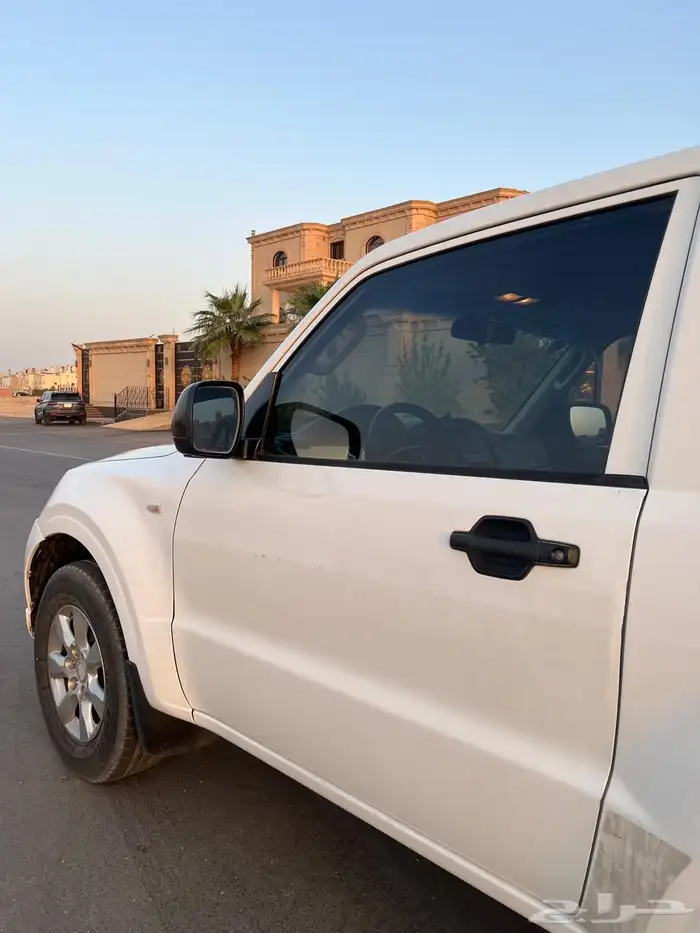 جيب باجيرو ربع 2014 ابيض 4