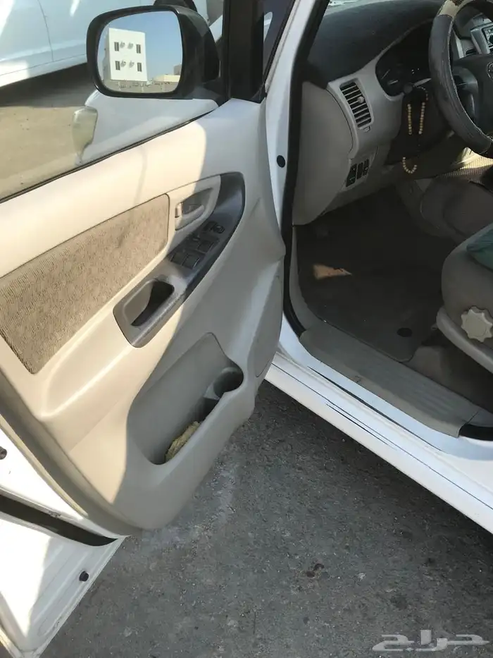 للبيع انوفا موديل 2012 12