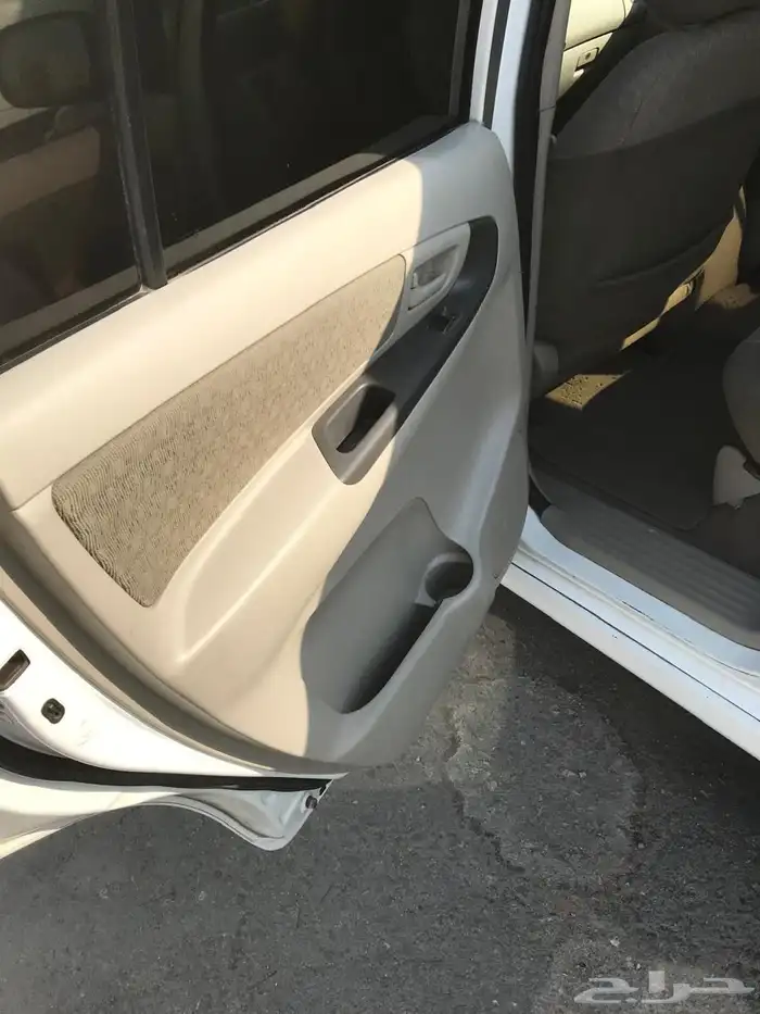 للبيع انوفا موديل 2012 8