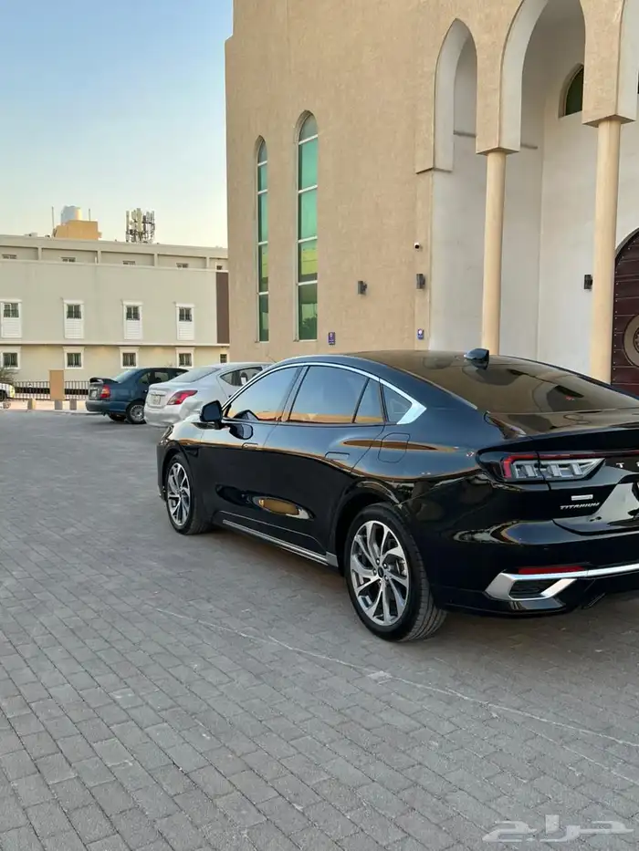 فورد تورس تيتانيوم مديل2023 8