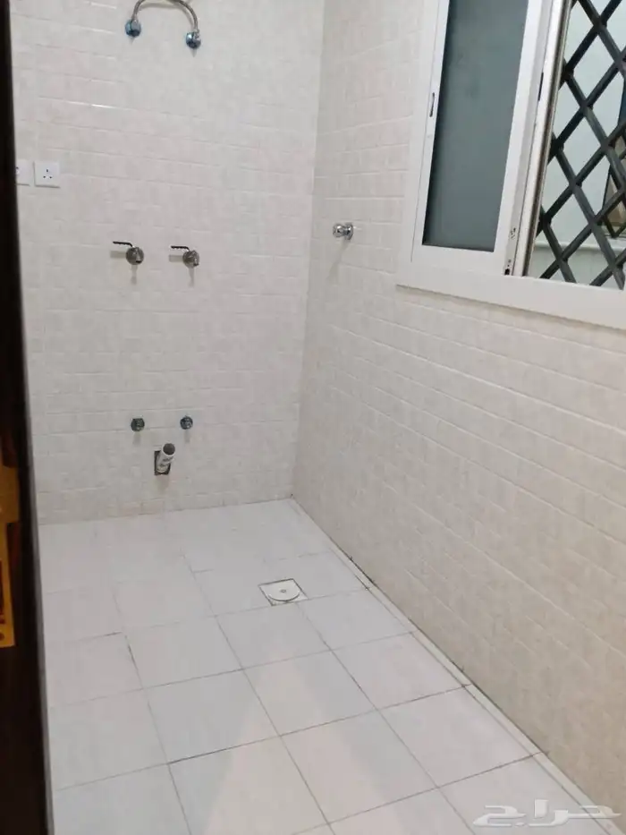 شقة جديدة للايجار بالوسام 3 5