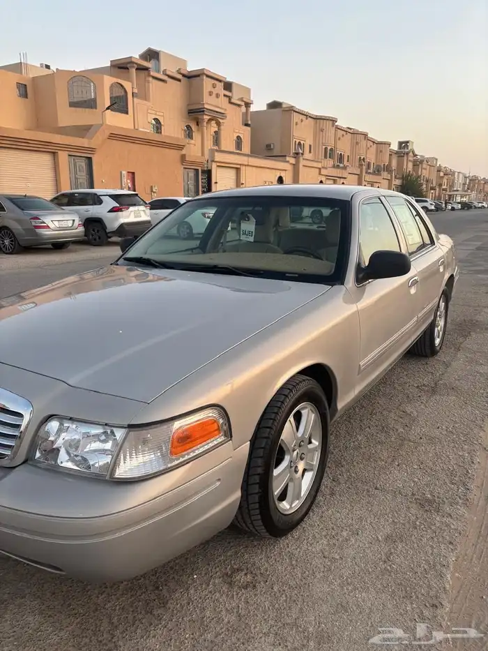 كراون فكتوريا 2011 للبيع سعودي 0