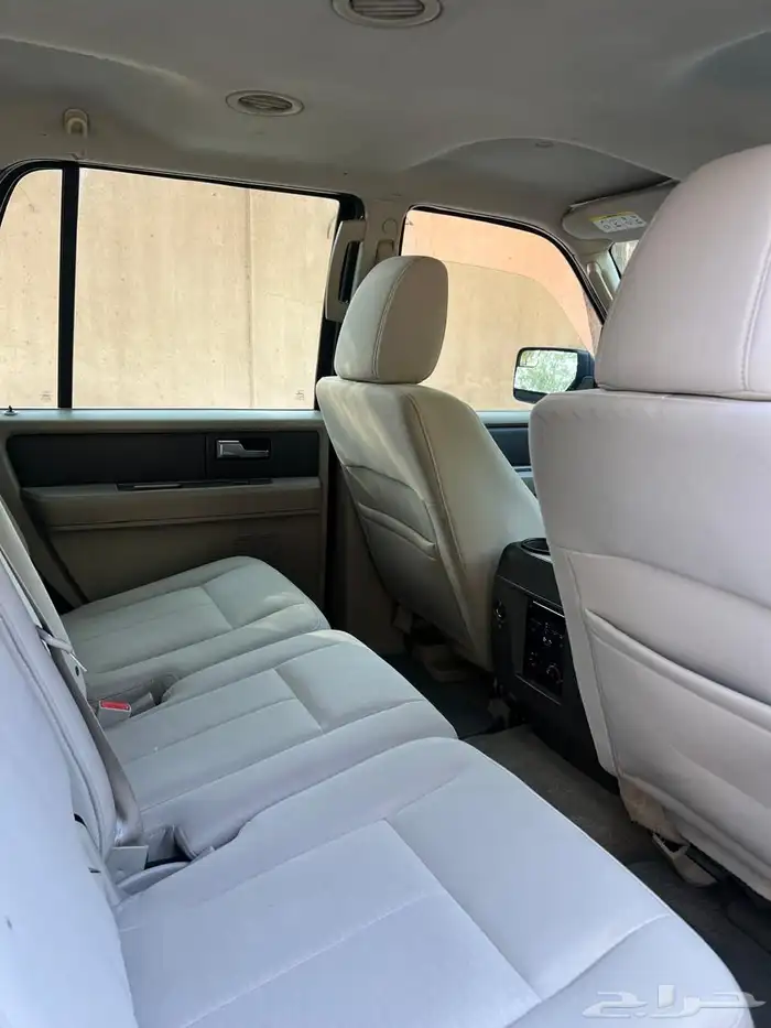 فورد - إكسبديشن 8