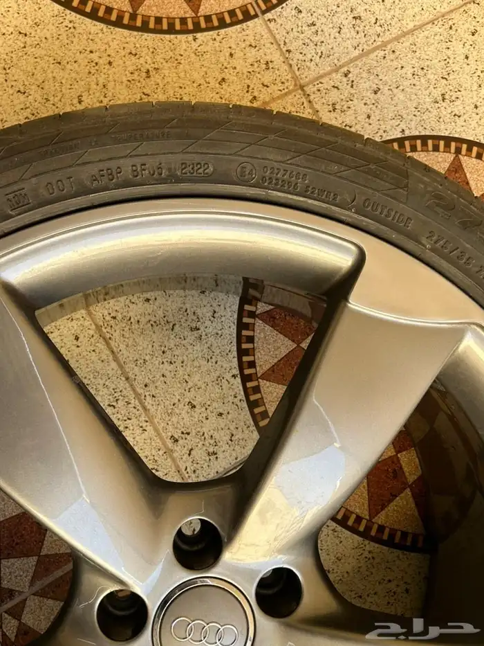 جنوط اودي A8مراوح 8