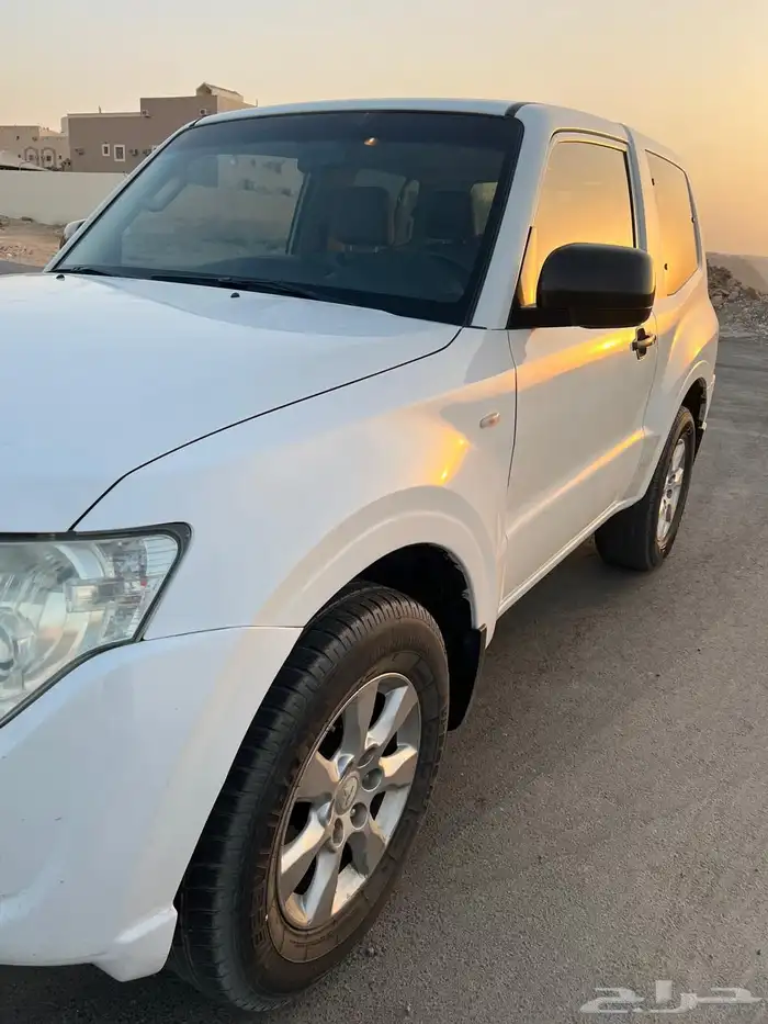 جيب باجيرو ربع 2014 ابيض 3