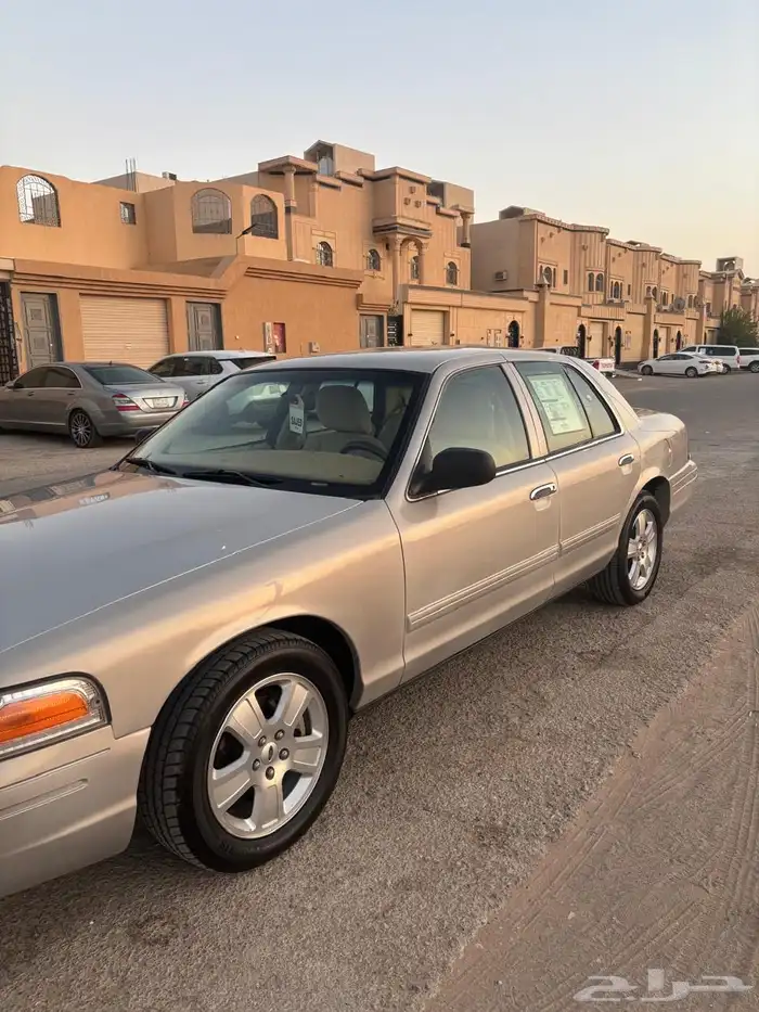 كراون فكتوريا 2011 للبيع سعودي 3