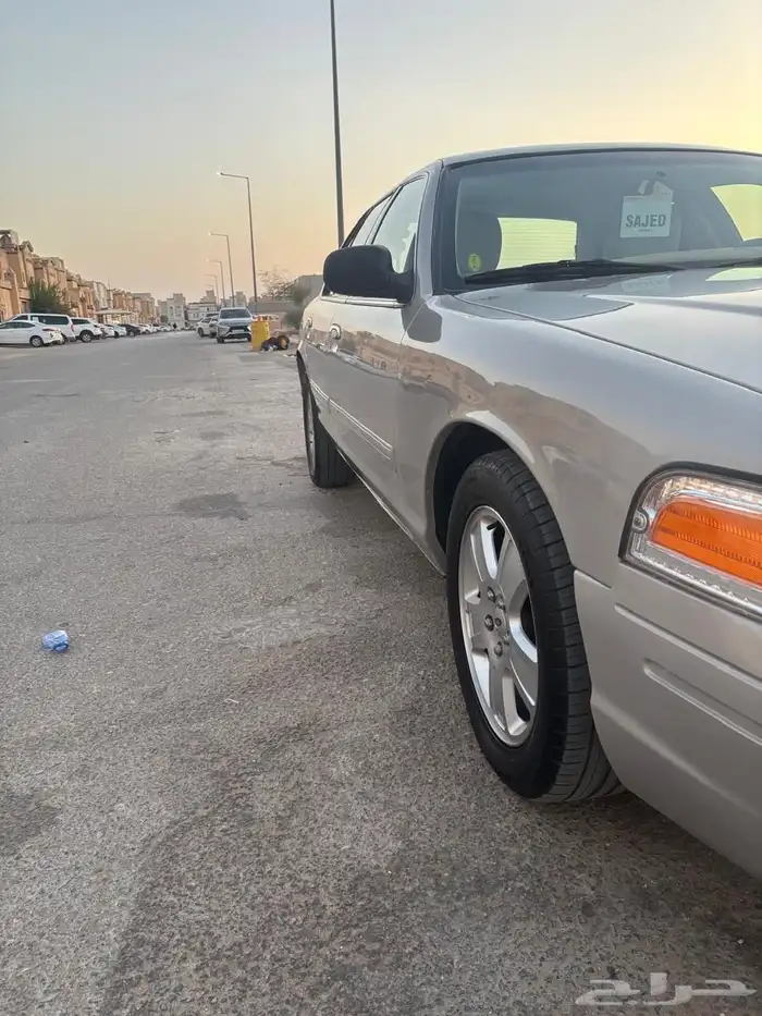 كراون فكتوريا 2011 للبيع سعودي 11