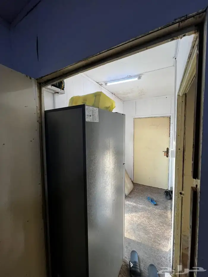 للبيع بركس غرفتين وحمام ومطبخ 9.5 ب 3.5 3