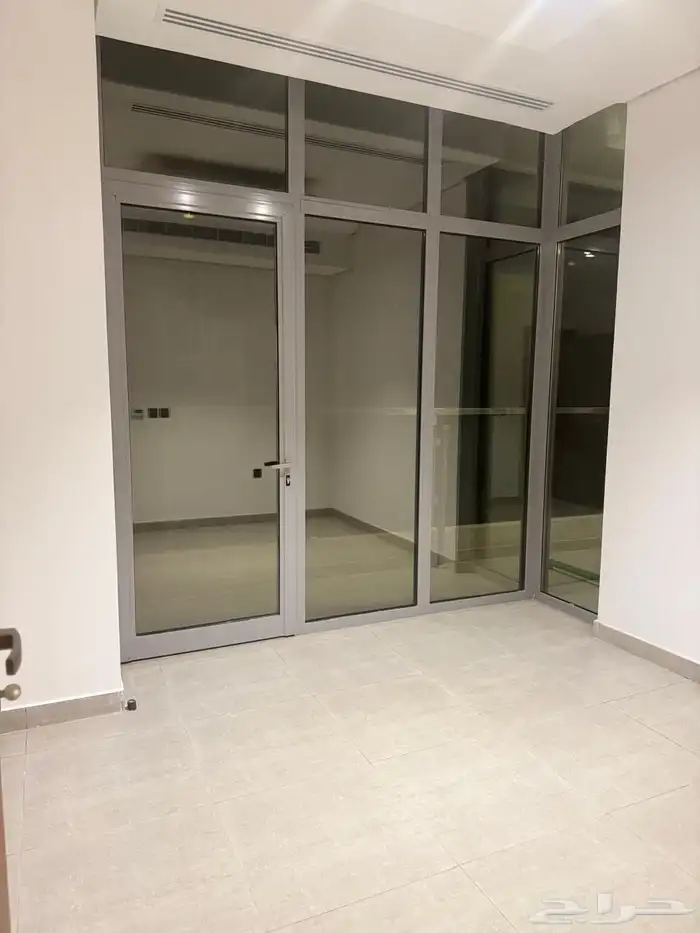 شقة للإيجار في برج جود جلامور 4