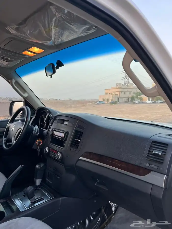 جيب باجيرو ربع 2014 ابيض 19