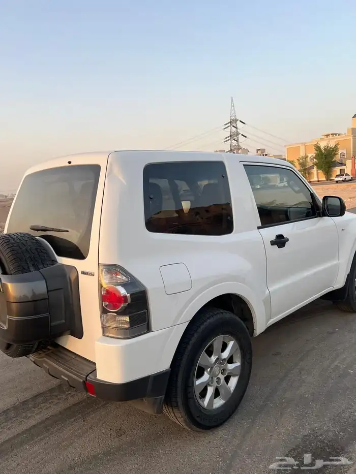 جيب باجيرو ربع 2014 ابيض 5