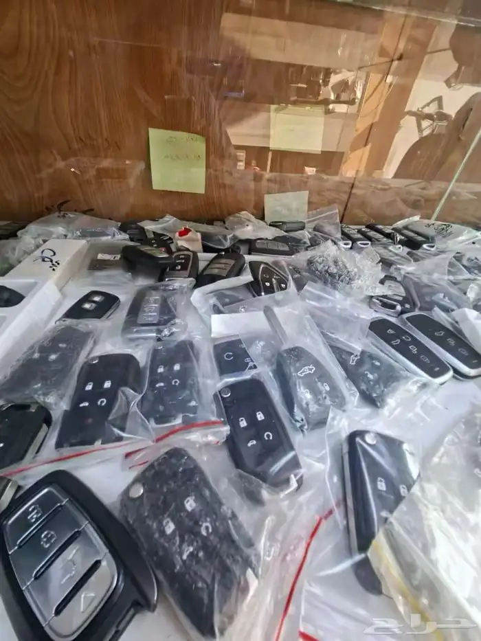 محل مفاتيح جده الصفا الأربعين برمجة مفتاح ريموت بصمه 9