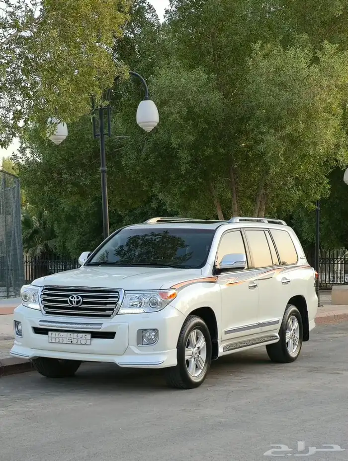 لاندكروزر 2015 بريمي مالك اول 9