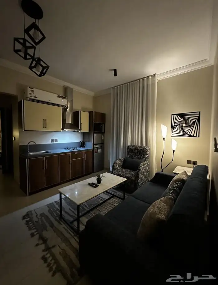 شقة مفروشة فاخرة للايجار الشهري بالقرب من طريق صاري 1