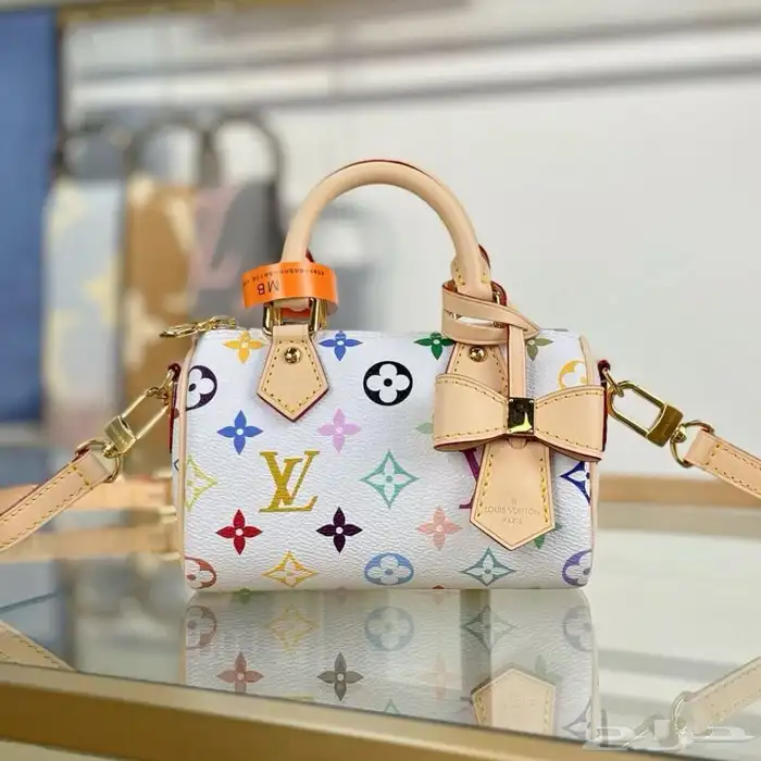 شنط ماركات متعدده وشنط مدرسيه ماركات متنوعه درجه أولى 12