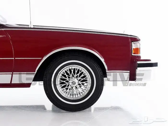 مجسم سيارة كابريس كلاسيك موديل 1987 8