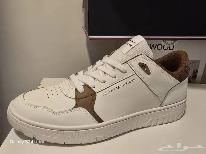 حذاء كاجوال اصلي من تومي هيلفيغر مقاس 44 0
