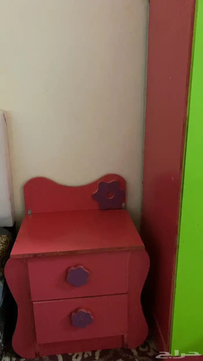 دولاب مع كومدينا وكرسي 2