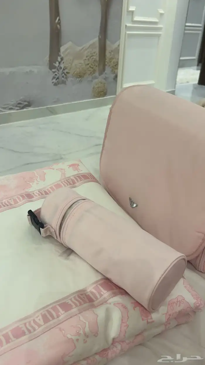 شنطة بيبي وردي ماركة أرماني أصلية من البوتيك 0