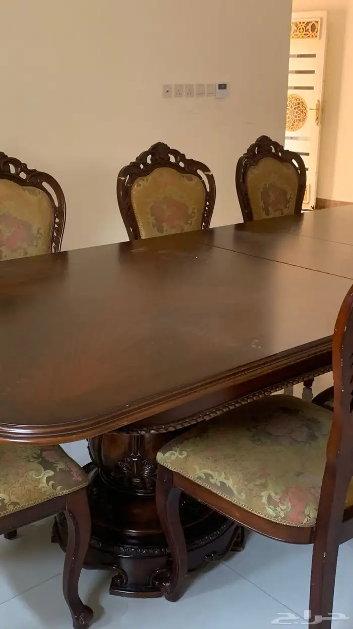 طاولة طعام 2