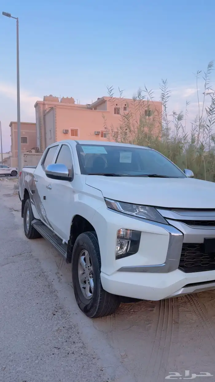 مستوبيشي L200 2023 5