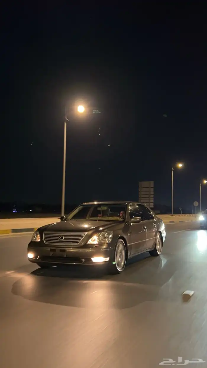 للبيع لكزس 4 4